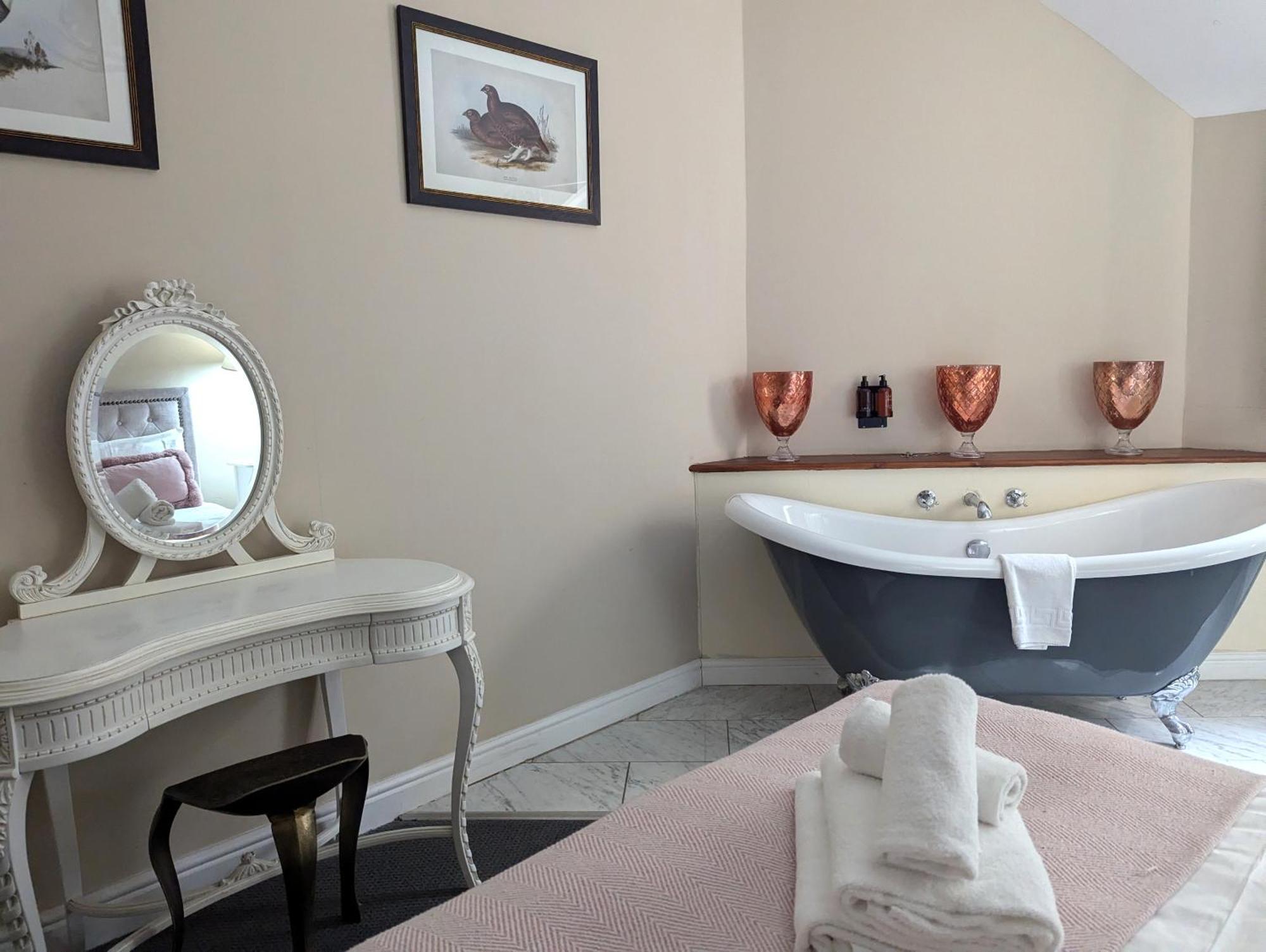 The Coach House Apartment At Cefn Tilla Court, Usk Buitenkant foto
